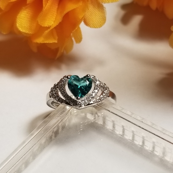 Pretty 925 Green Zircon Ring - Picture 4 of 8